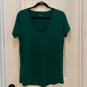 Athleta Scoop Neck T Shirt Size Medium Green